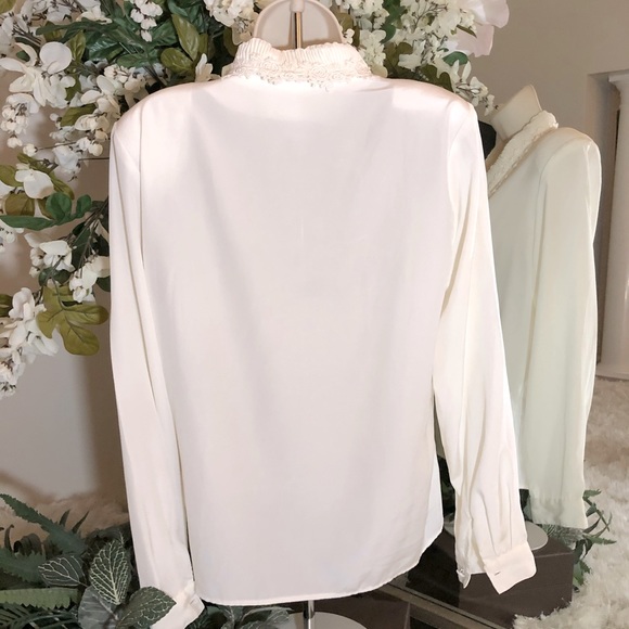 Limited Lace Edge Blouse in Cream - Picture 2 of 3